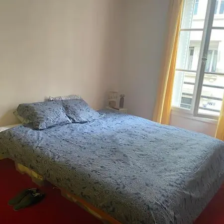 Mignon Et Confortable Avec Acces Jardin Appartement Parijs